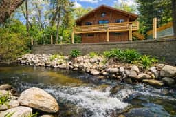 Exclusive 2 Chalet Stay|HotTub|Fireplace|Beachside