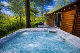 CreeksideHotTub WalkToBeach Uniquely Northern